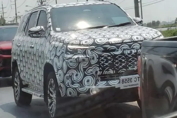 toyota fortuner spy shots — ZA news