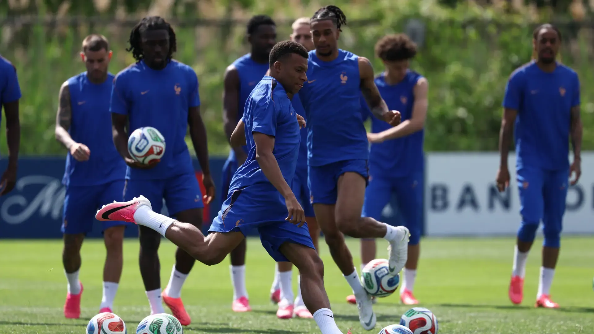 World Cup titans and giant-killers: A deep dive into France and Senegal's finals footprint