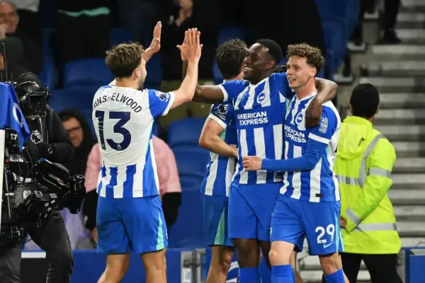 Danny Welbeck transfer news: Chelsea hold positives talks with Brighton over signing of striker