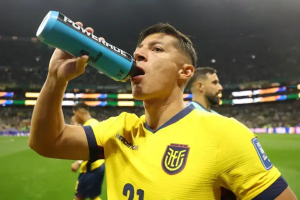 World Cup 2026: Mexico 2-0 Ecuador - Electric hosts storm into last 16 as Piero Hincapie sees red